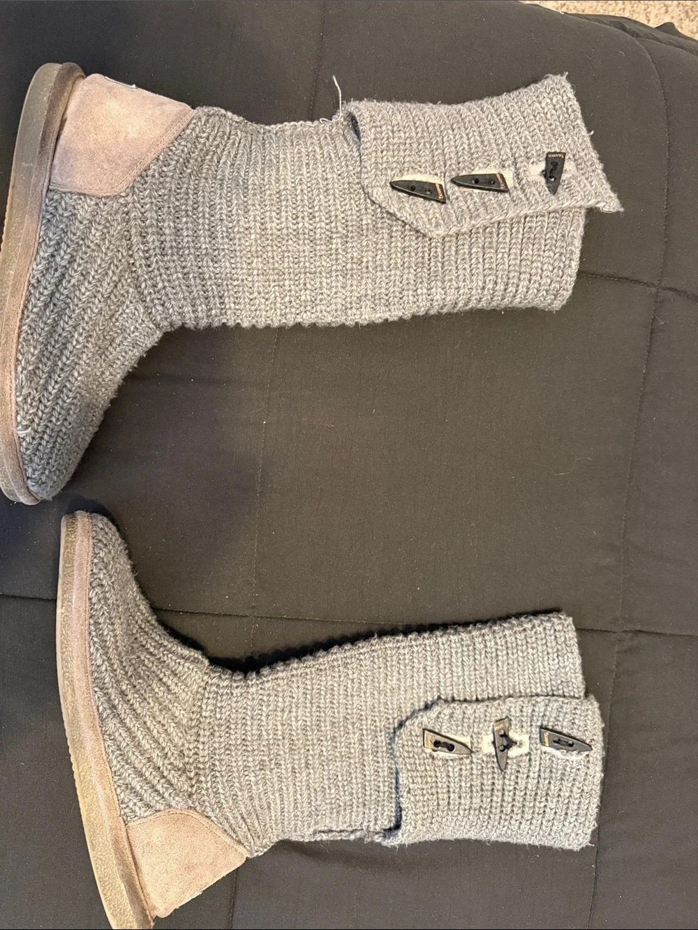 BearPaw Gray Suede Knit sweater Boots size 9